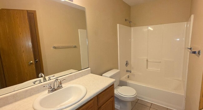 Photo - Beautiful 3 Bedroom 2 Bath in Battlefield for $1,495!