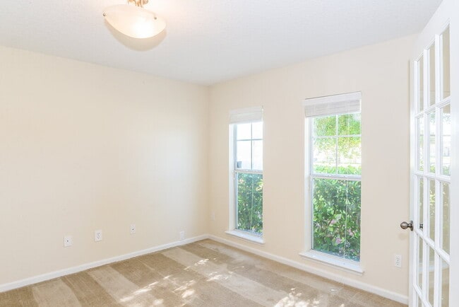 Photo - 4143 Sherman Hills Pkwy W