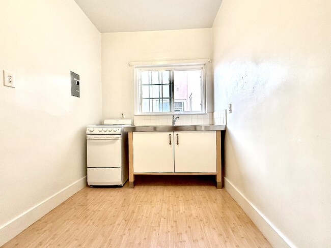 Photo - 2818 Telegraph Ave Unit 35