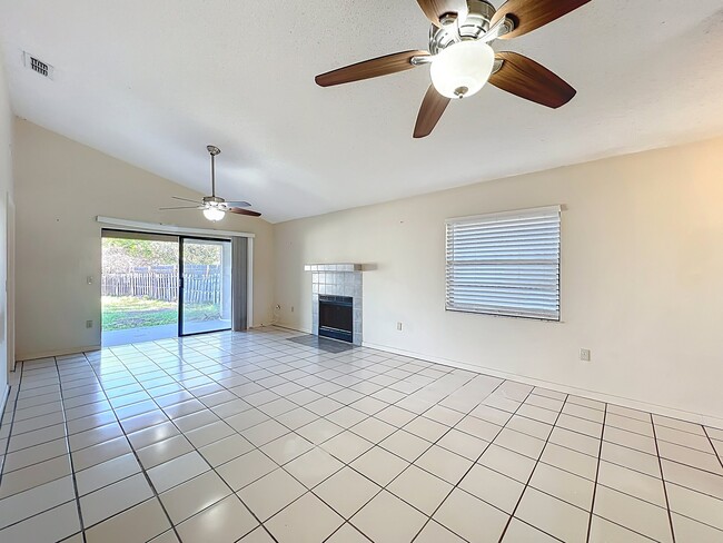 Photo - 4370 Sandhurst Dr