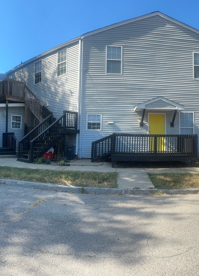 Building Photo - Shelby Parkway Unit 1