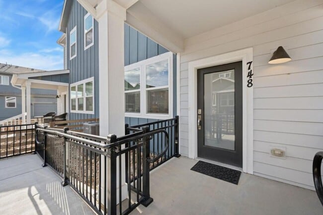 Photo - 748 Silver Maple Ln