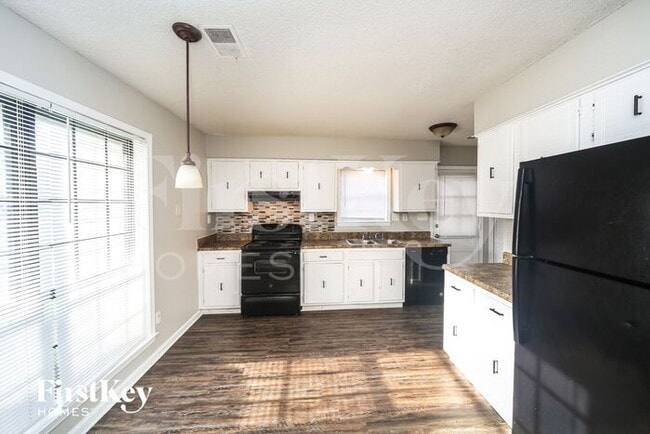 Photo - 4504 Laird Dr