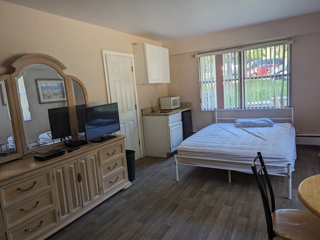 Photo - 7900 Old York Rd