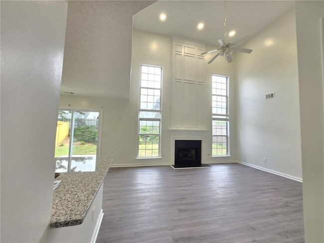 Building Photo - 4010 Ridgefair Dr