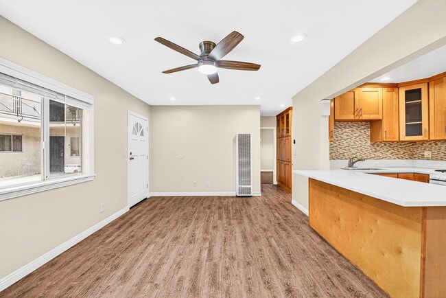 1427 W Parade St Unit 04