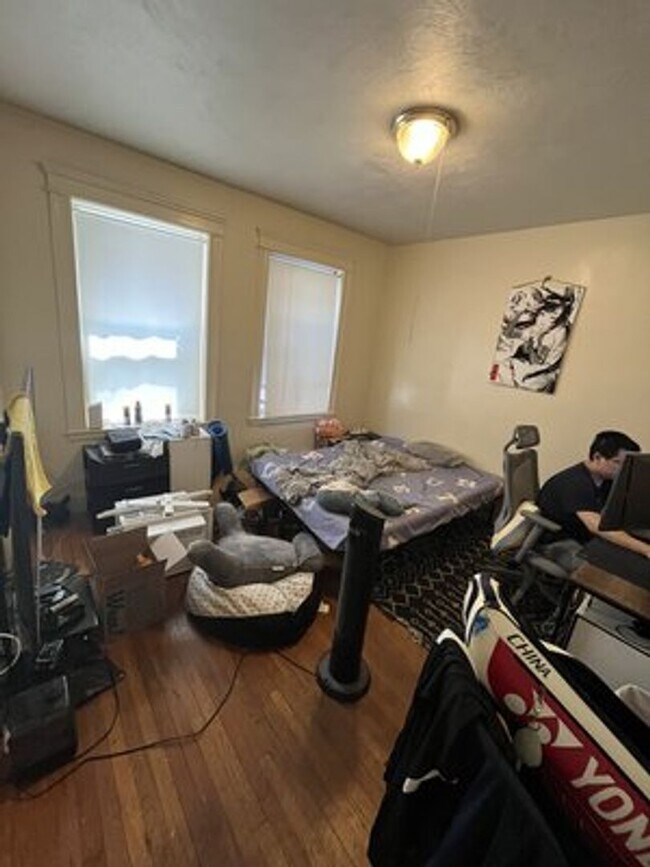 Photo - 221 Kelton St
