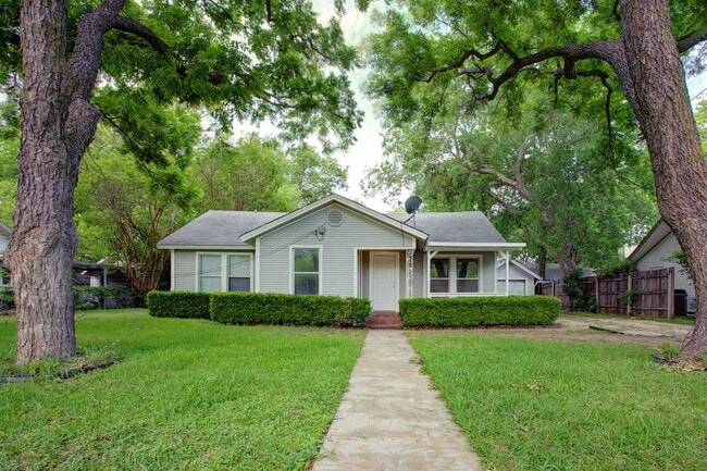 Photo - Coming Soon! Pet-Friendly 3BR Home with Large Backyard – Cleburne