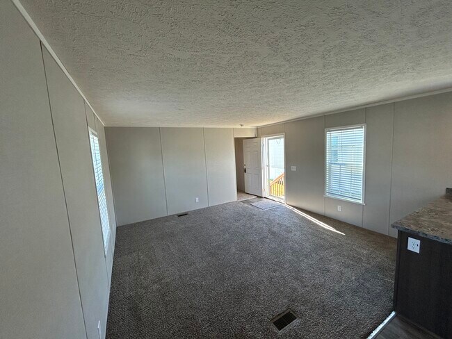 Photo - 648 Oregon St