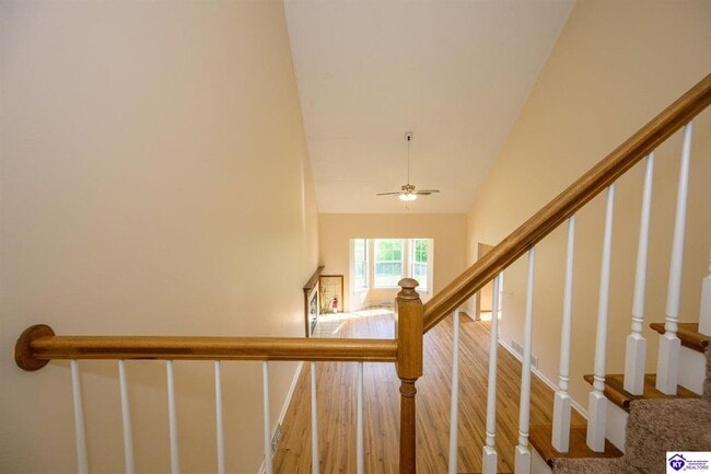 Photo - 806 Edgebrook Dr