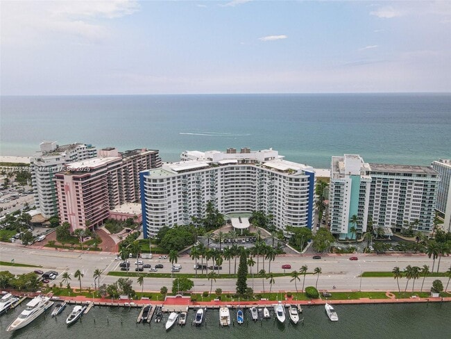 Photo - 5161 Collins Ave Unit 1006