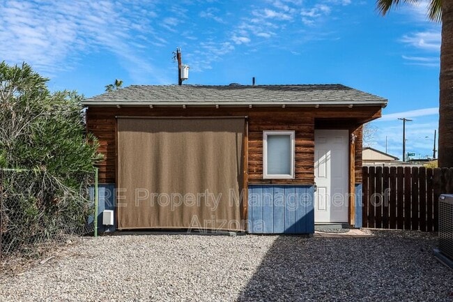 Building Photo - 2925 N 15th Dr Unit Casita