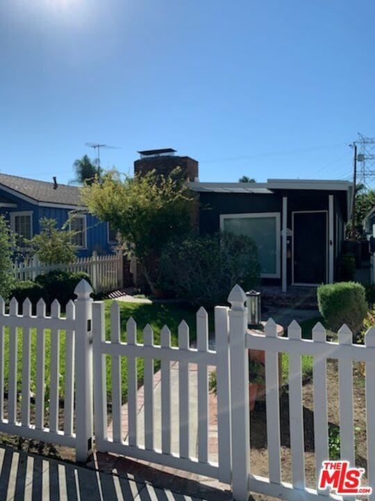 Building Photo - 4008 W Chandler Blvd Rental