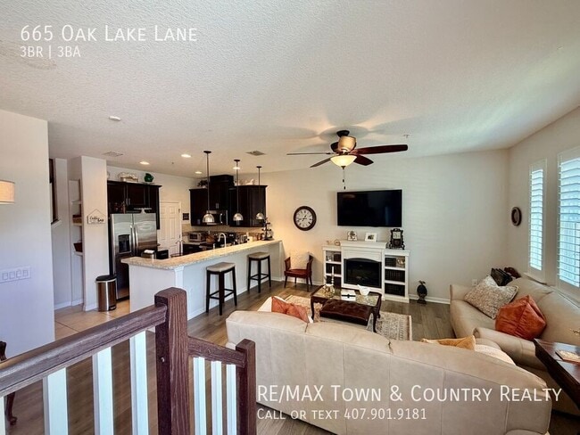 Photo - 665 Oak Lake Ln