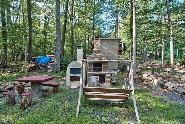 Back yard Pizza oven and grill - 29 Wildflower Dr