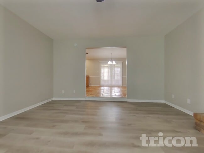 Photo - 872 Fairview Ave