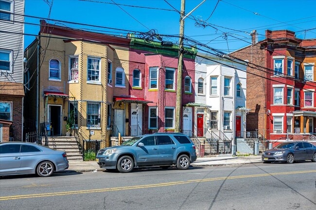Photo - 520 E Jersey St