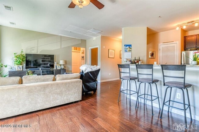 Photo - 123 Tower Blvd