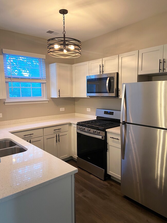 Building Photo - Randall Village Rental