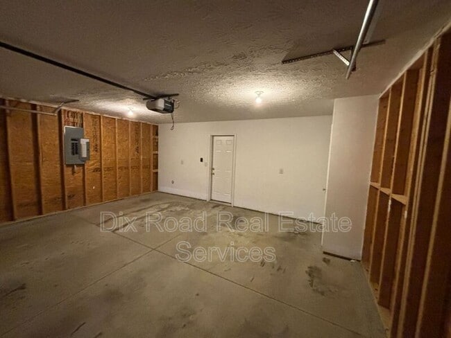 Photo - 2497 Deercove Ct.