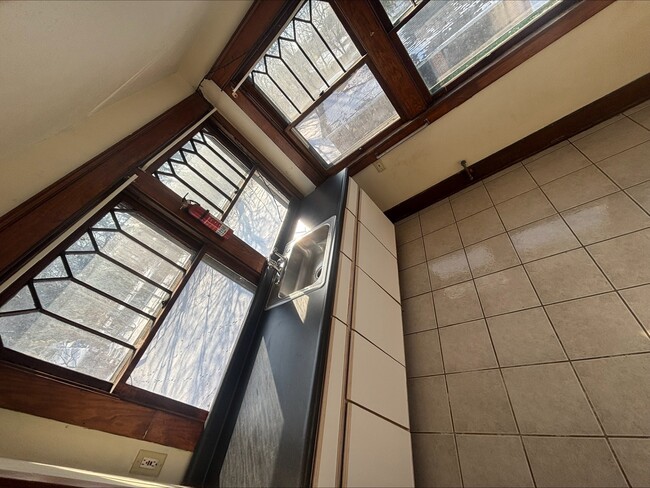 Photo - 331 Laird Ave NE