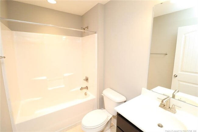 Photo - 119 Ballyliffen Ln