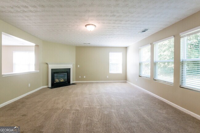 Photo - 2791 Groovers Lake Point