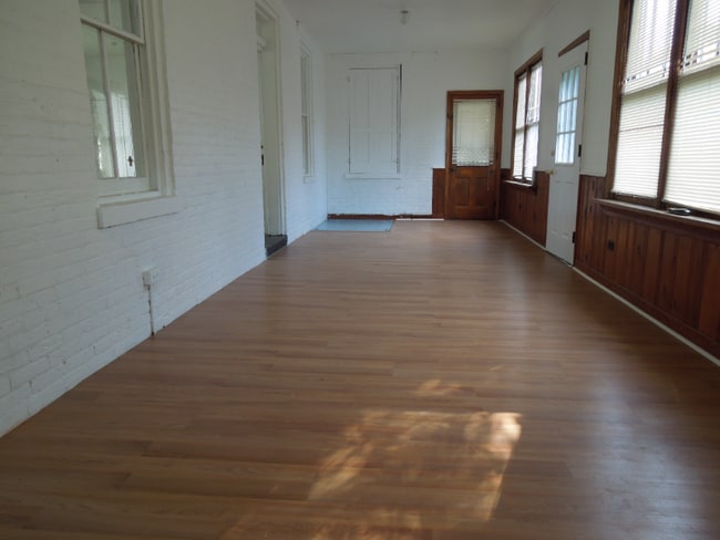 Photo - 202 W Keller St