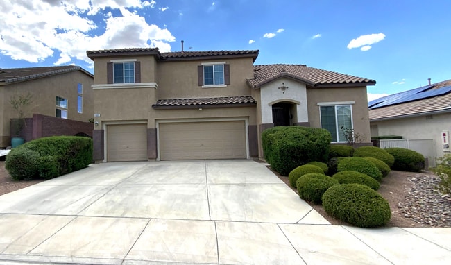 Building Photo - 4 bedrooms and 2.5 bathrooms 2-story home located in Henderson, NV!