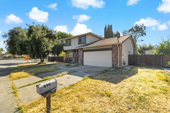 Photo - 490 N 5th St