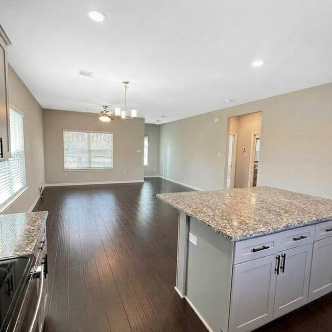 Photo - 15852 Pecan Dr