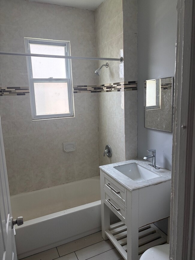 518 S 20th St Unit 2