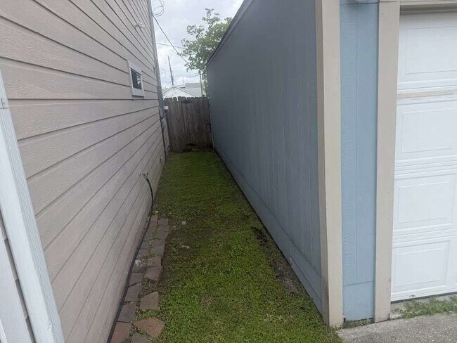 Photo - 1675 Hugh Rd