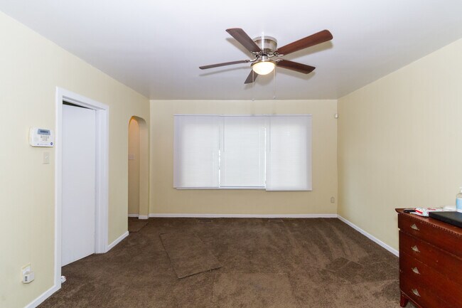 Photo - 15104 Halsted St