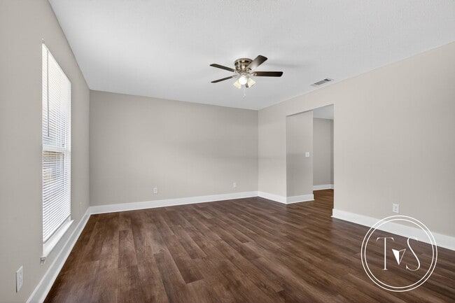 Photo - 109 Elm St
