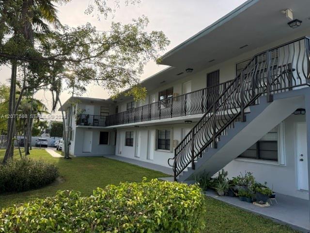 Building Photo - 4590 SW 67th Ave Unit 20