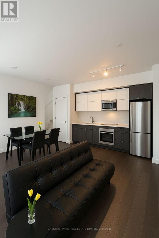 Photo - 68 Shuter St