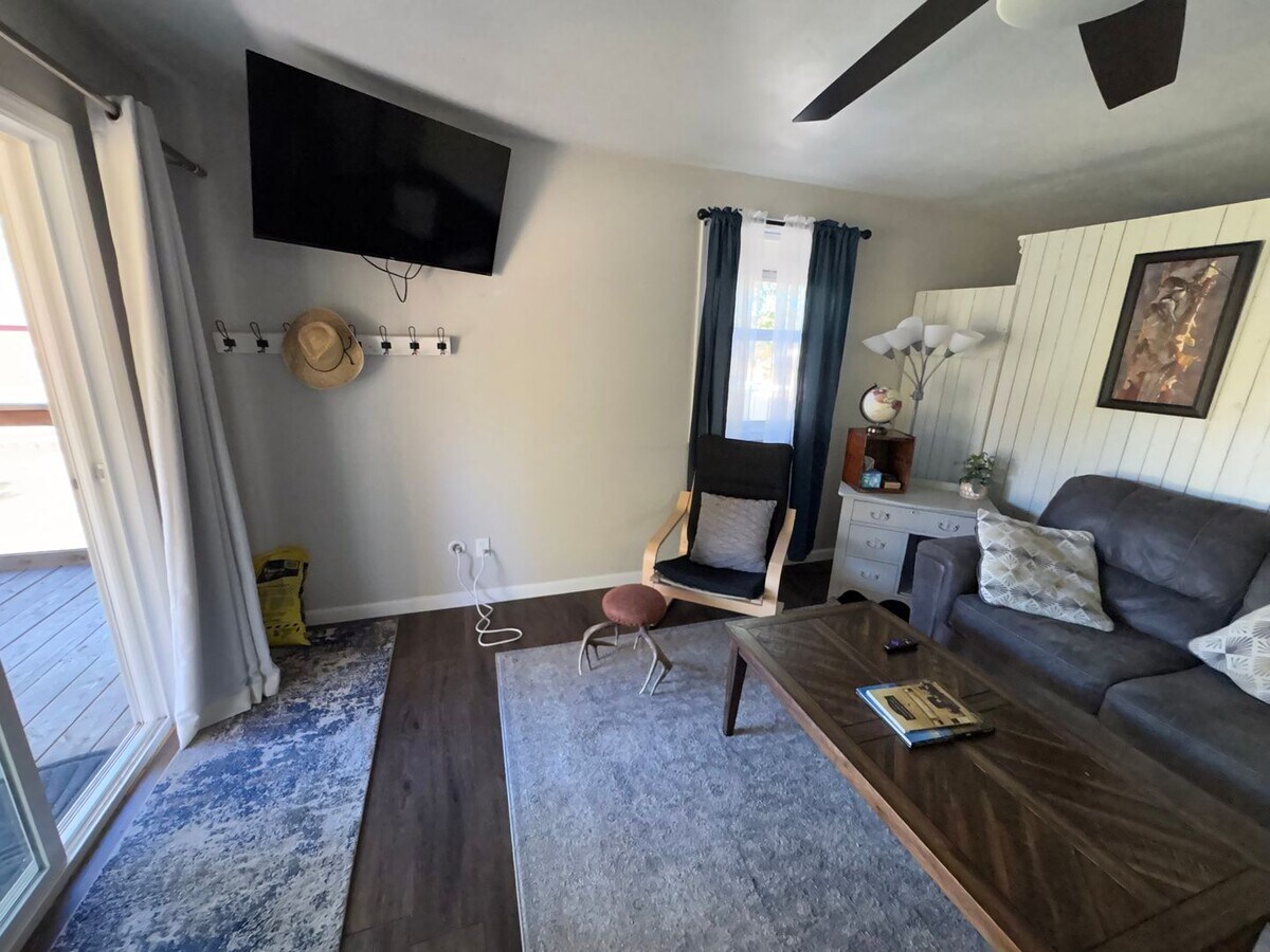 Photo - Yellowstone River View Studio - Fully Furnished Columbus Retreat!