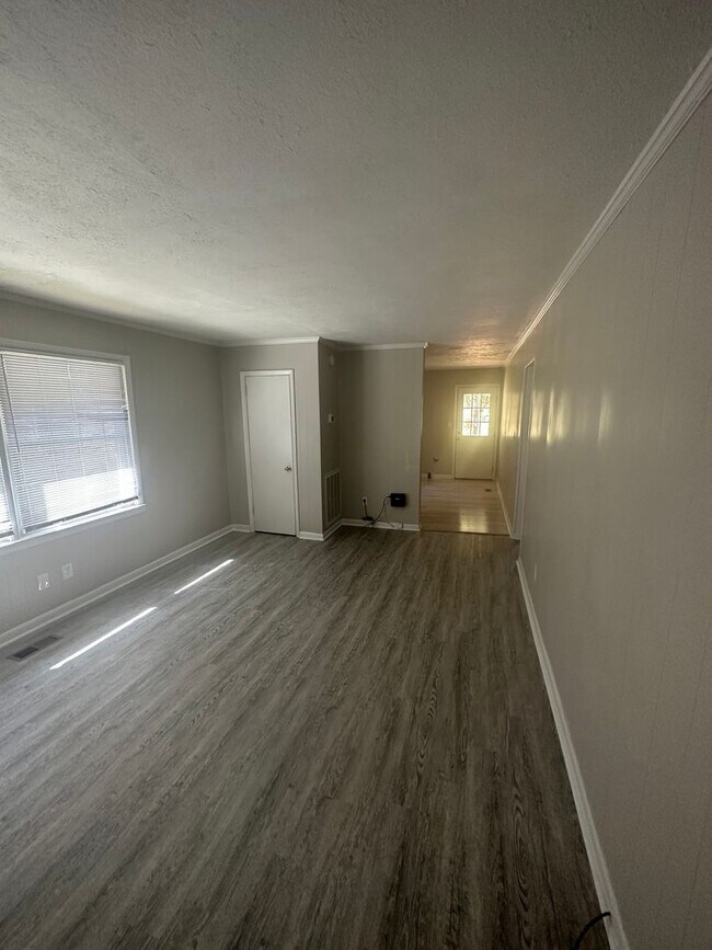 2 Bedroom, 1 Bath Duplex in Tullahoma conv... Rental House Rental in