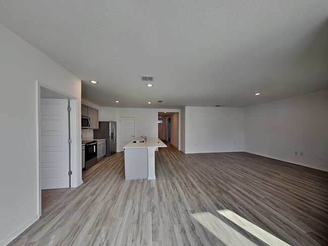 Photo - 3515 Nettle Loop