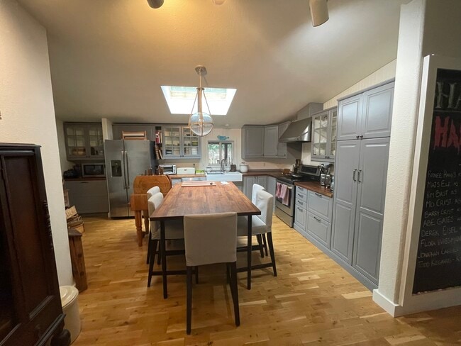 Kitchen - 126 Charlie Ln