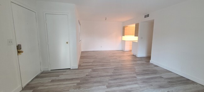 Photo - 6519 W Newberry Rd Unit 1014