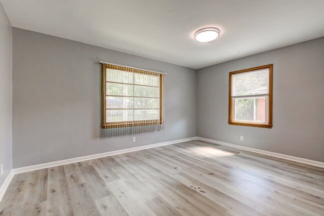 Photo - 4610 Rookwood Ave