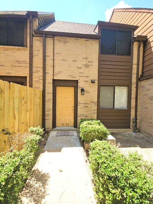 Building Photo - 15625 Weldon Dr Rental
