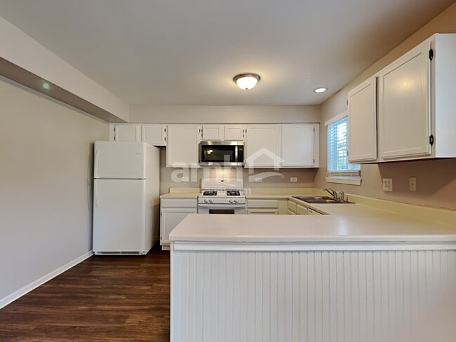 Photo - 1186 Blackburn Dr