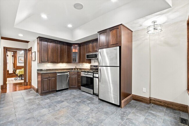 9 Strathmore Rd