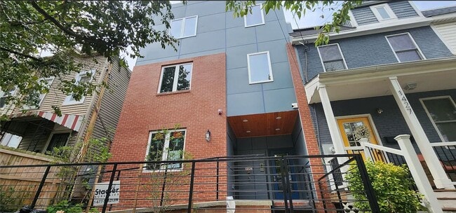 Building Photo - 1429 22nd St SE