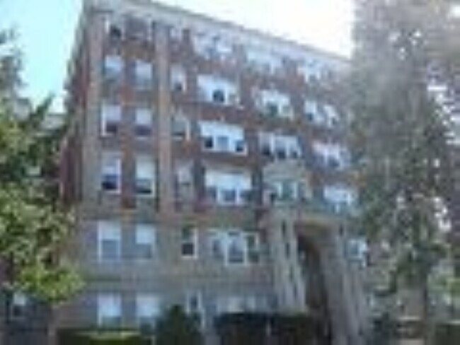 Photo - 64 1/2 Day St Apartamentos Unidad 1