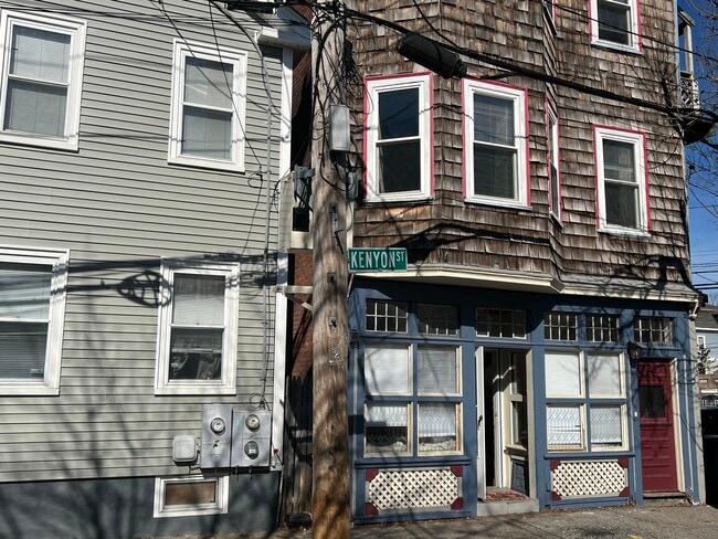 Building Photo - 13 Kenyon St Unit 2