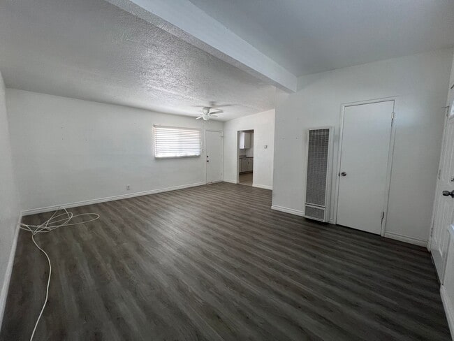 Photo - 320 Palm Dr